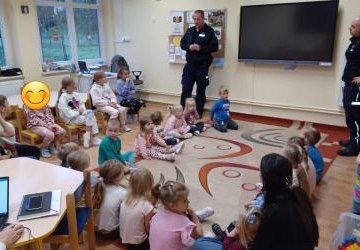 Wizyta Policjantów w oddziale przedszkolnym i klasach I-II