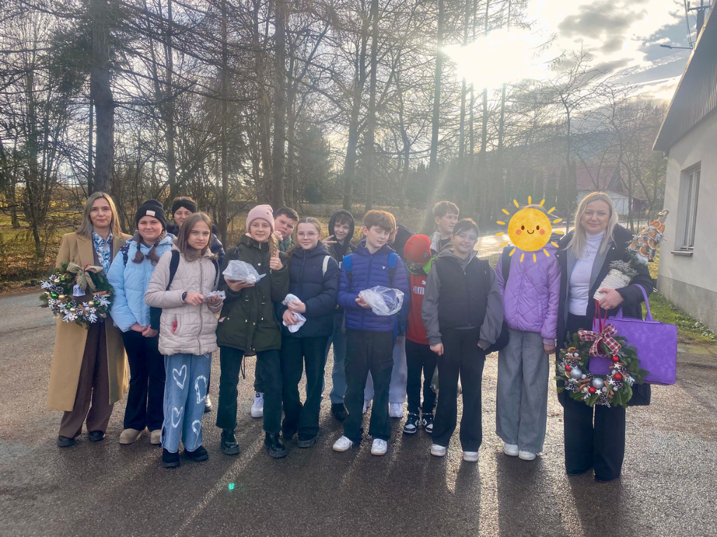 Wizyta klasy V i VI w pracowniach Stowarzyszenia Remedium w Tymbarku